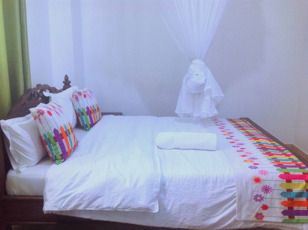 Queen Bed Room - Comfortable B&B accommodation